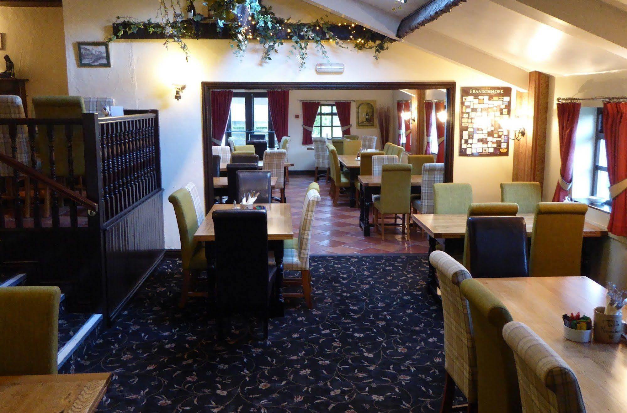 The Old Ginn House Inn Great Clifton Екстер'єр фото